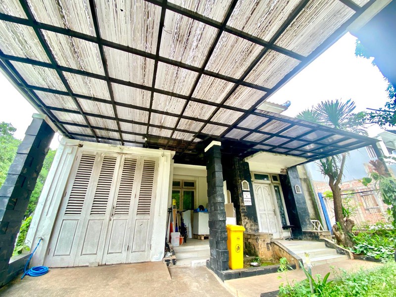 Rumah hijau 2 lantai di telaga golf sawangan