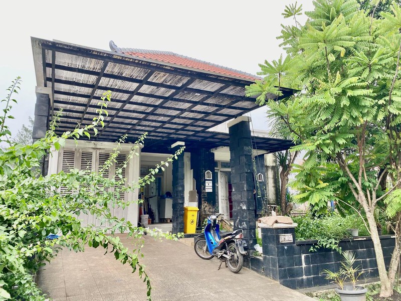 Rumah hijau 2 lantai di telaga golf sawangan