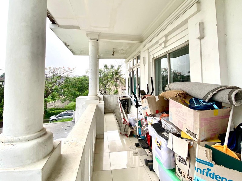 Rumah hijau 2 lantai di telaga golf sawangan