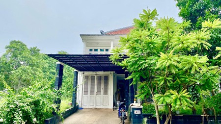 Rumah hijau 2 lantai di telaga golf sawangan