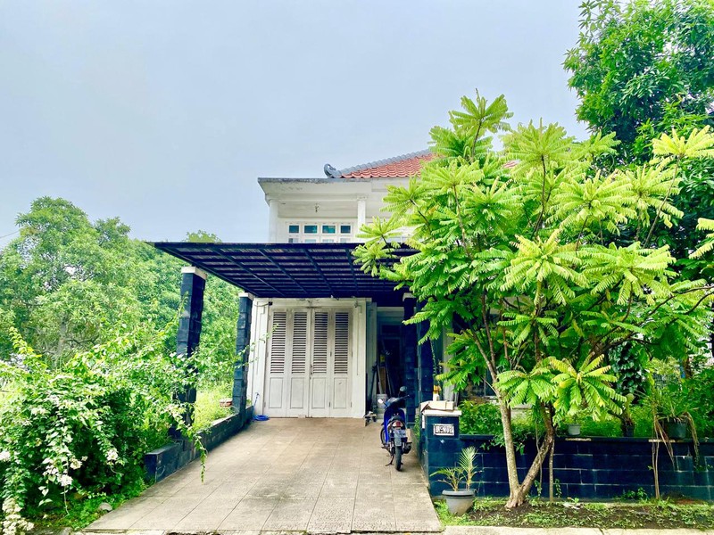 Rumah hijau 2 lantai di telaga golf sawangan