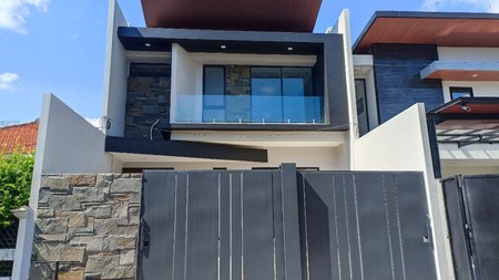 Rumah Baru 2 Lantai Manyar Jaya Surabaya - Modern & Nyaman 