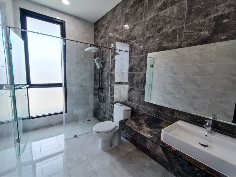 Rumah Baru 2 Lantai Manyar Jaya Surabaya - Modern & Nyaman 