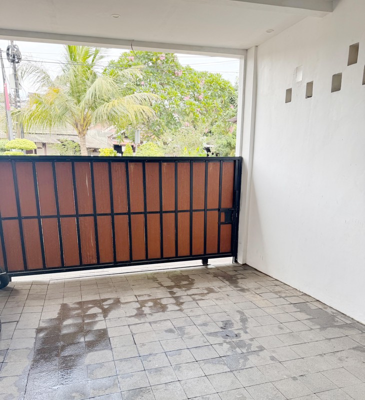 Rumah Cantik 2 Lantai Siap Huni KT 4+1 KM 3 di Pamulang LB 128 m2 LT 220 m2