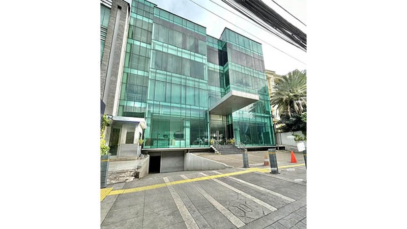 Gedung Jl Wolter Monginsidi, Kebayoran Baru