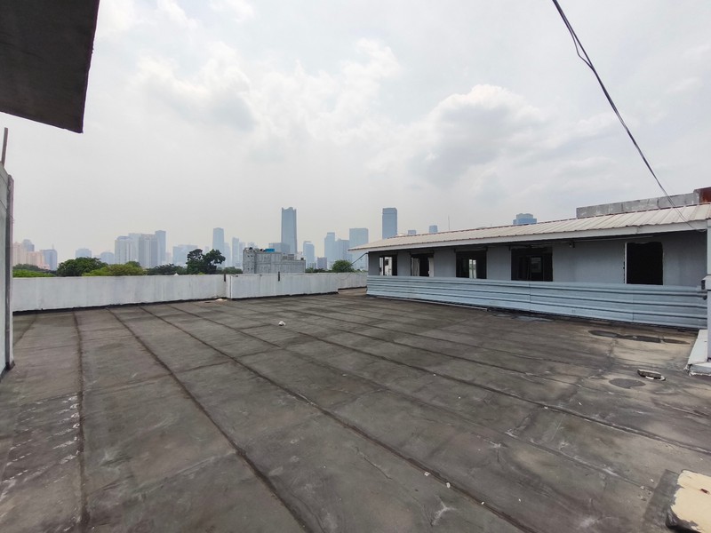 Gedung Jl Wolter Monginsidi, Kebayoran Baru