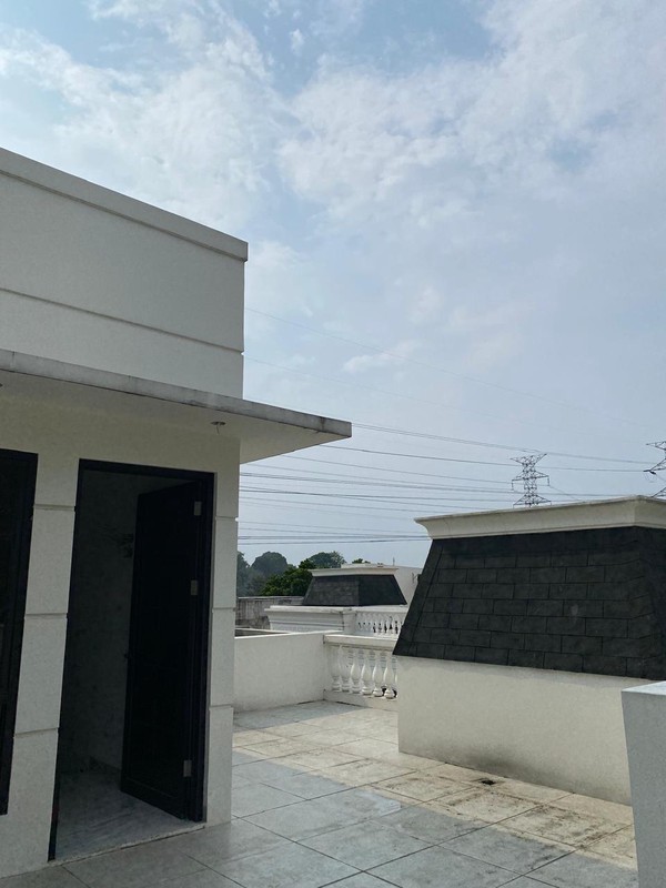 Dijual rumah Type American Classic Cinere