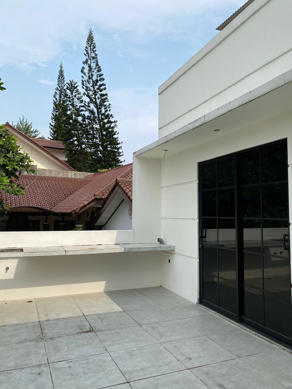 Dijual rumah Type American Classic Cinere