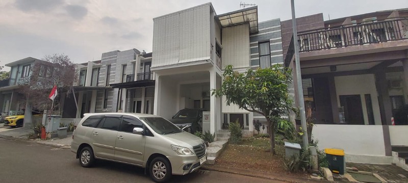 Dijual Rumah di Emerald Terrance Bintaro 