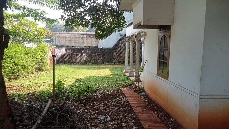 Dijual Rumah Luas Lokasi Strategis di Taman Alfa Indah