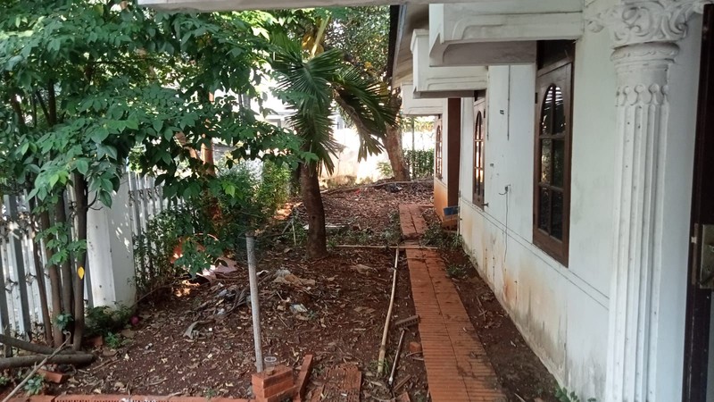 Dijual Rumah Luas Lokasi Strategis di Taman Alfa Indah
