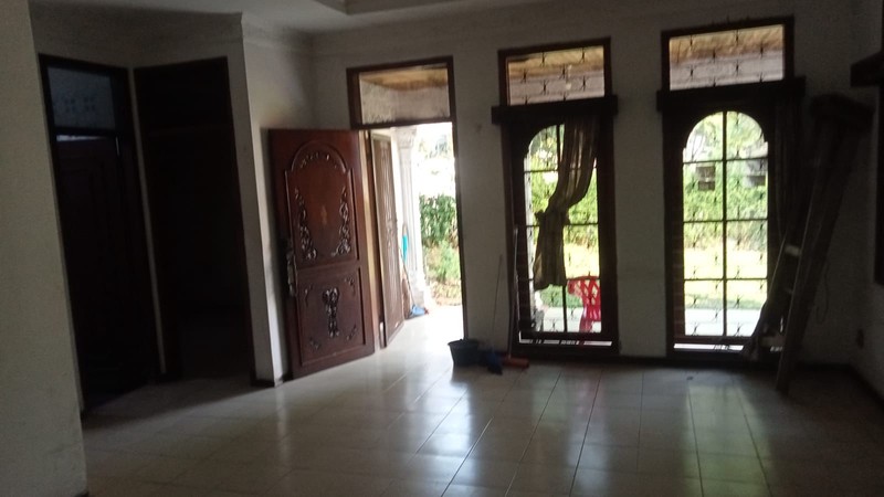 Dijual Rumah Luas Lokasi Strategis di Taman Alfa Indah