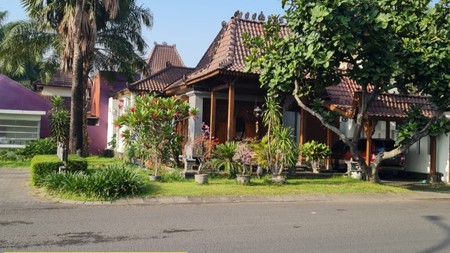 Dijual Rumah Citra Harmoni Sidoarjo - Bergaya Tradisional Joglo - Taman Asri - SHM - Lokasi Bagus - Parkiran Luas Masuk 3 Mobil