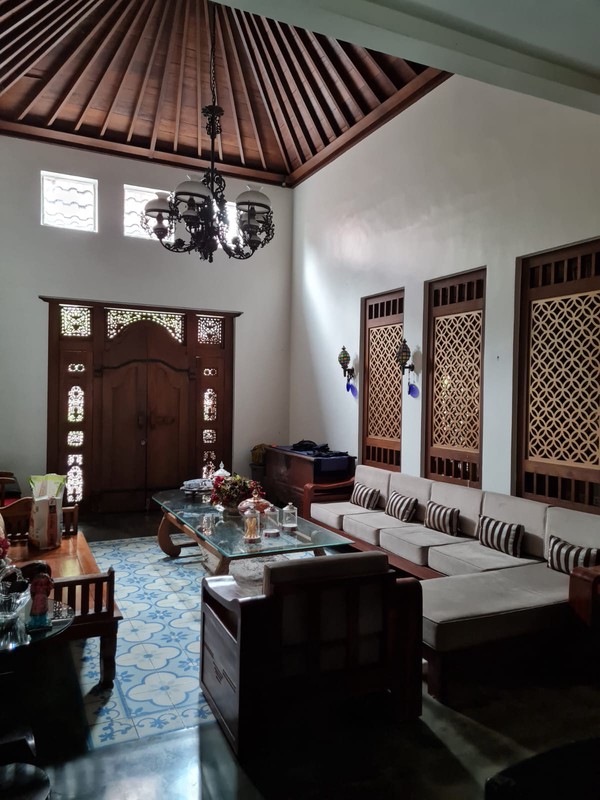 Dijual Rumah Citra Harmoni Sidoarjo - Bergaya Tradisional Joglo - Taman Asri - SHM - Lokasi Bagus - Parkiran Luas Masuk 3 Mobil