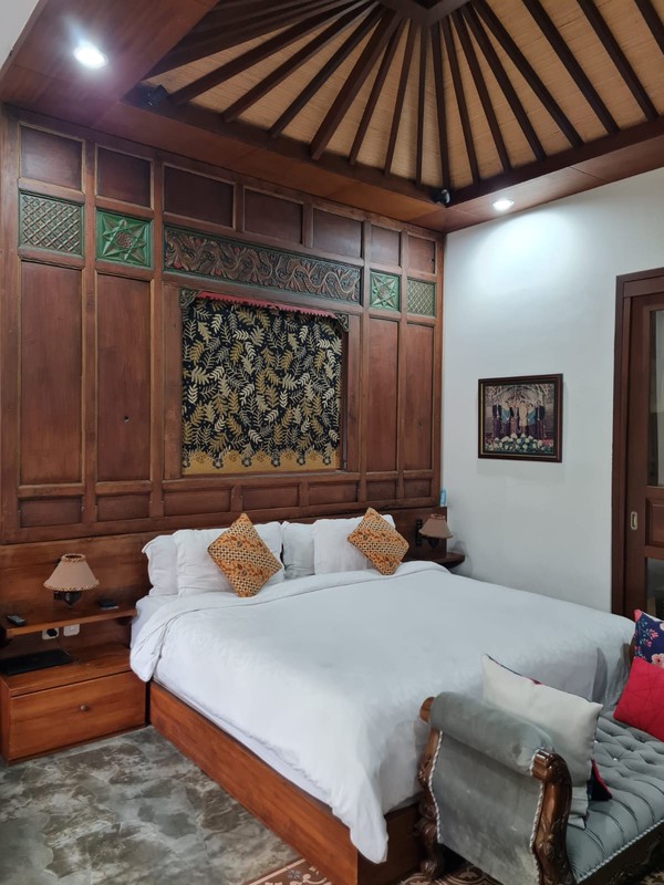 Dijual Rumah Citra Harmoni Sidoarjo - Bergaya Tradisional Joglo - Taman Asri - SHM - Lokasi Bagus - Parkiran Luas Masuk 3 Mobil