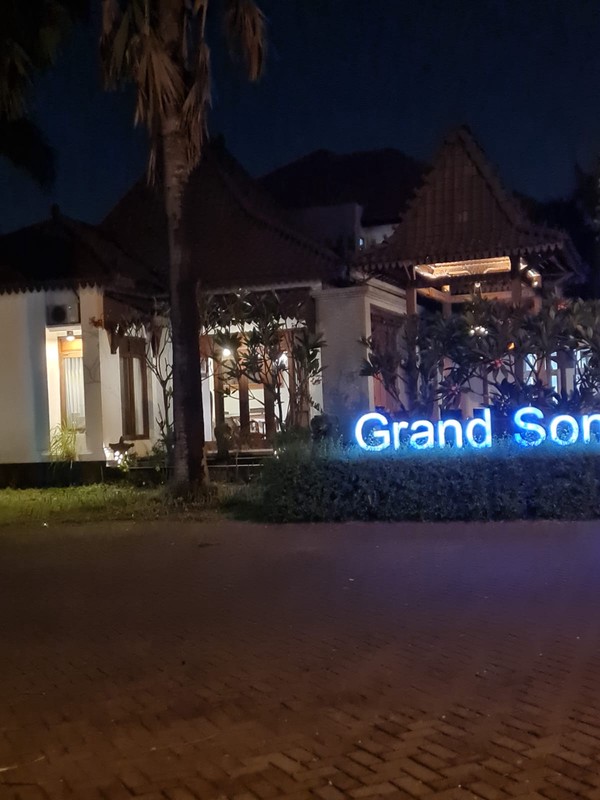 Dijual Rumah Citra Harmoni Sidoarjo - Bergaya Tradisional Joglo - Taman Asri - SHM - Lokasi Bagus - Parkiran Luas Masuk 3 Mobil