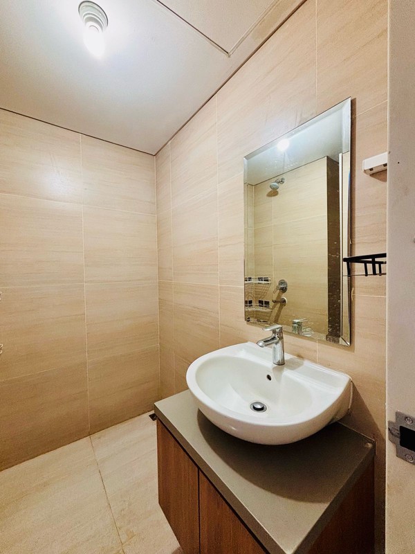 Apartemen Semi Furnished,lb 33 di Graha Raya 