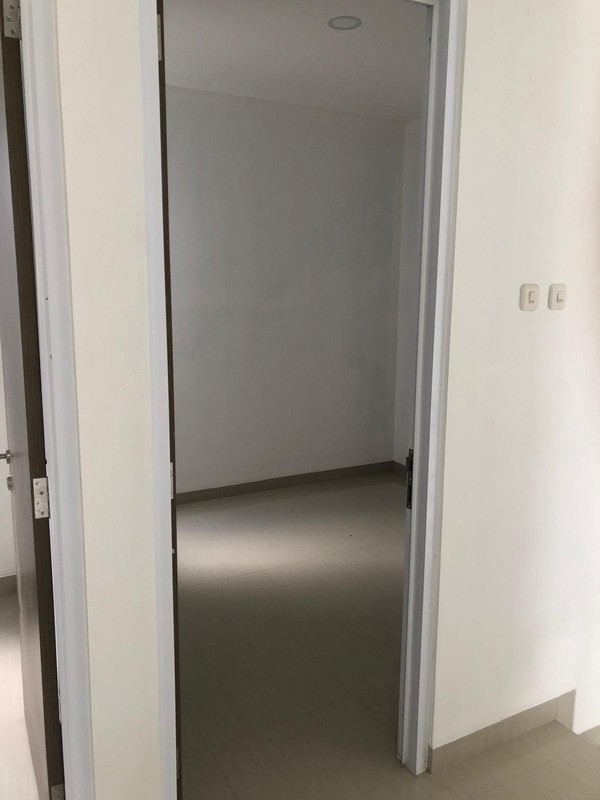 Rumah Modern Minimalis,  2 lantai, Siap Huni Dekat ST Pondok Ranji Bintaro