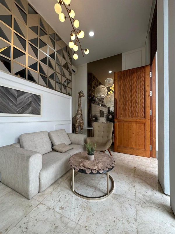 Rumah Bagus, Luxury, Lingkungan aman dan nyaman dengan Private swimmong Pool di Jak sel