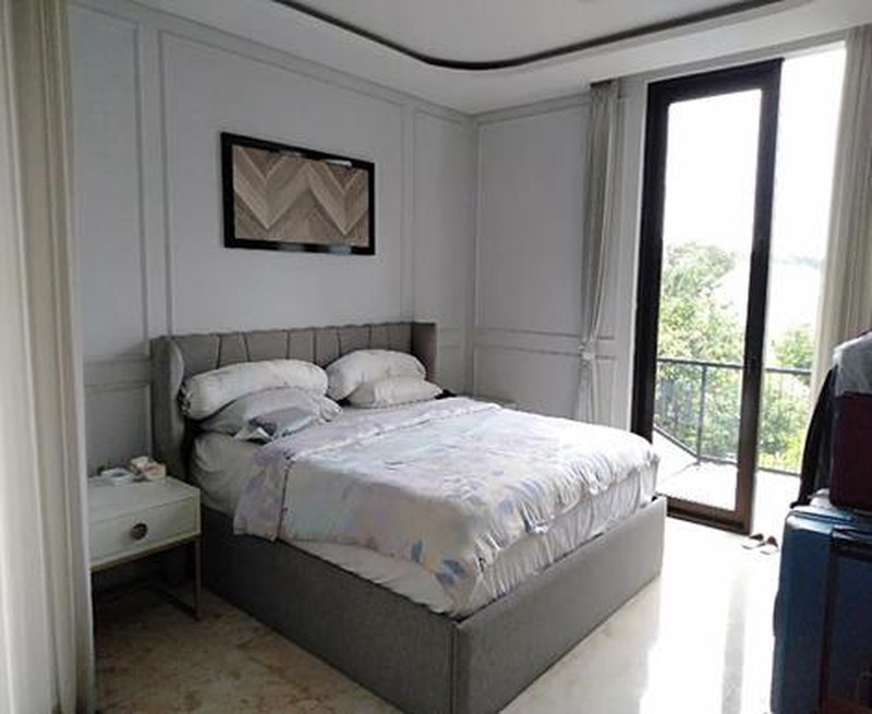 Rumah Bagus, Luxury, Lingkungan aman dan nyaman dengan Private swimmong Pool di Jak sel