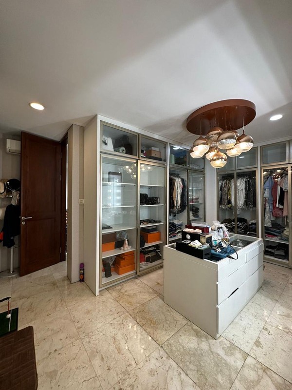 Rumah Mewah, Ada Kolam Renang Di Pasar Minggu JakSel