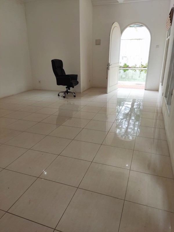 Classic House in Kemang For Rent