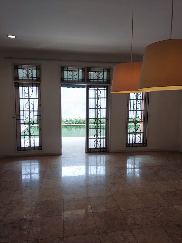 Classic House in Kemang For Rent