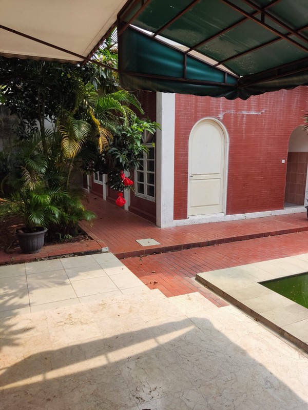 Classic House in Kemang For Rent