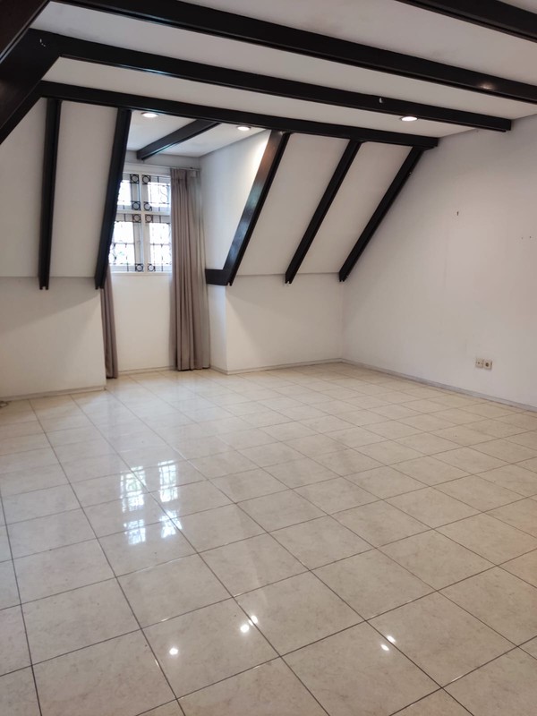 Classic House in Kemang For Rent