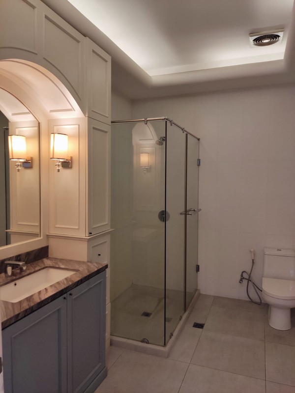 Classic House in Kemang For Rent