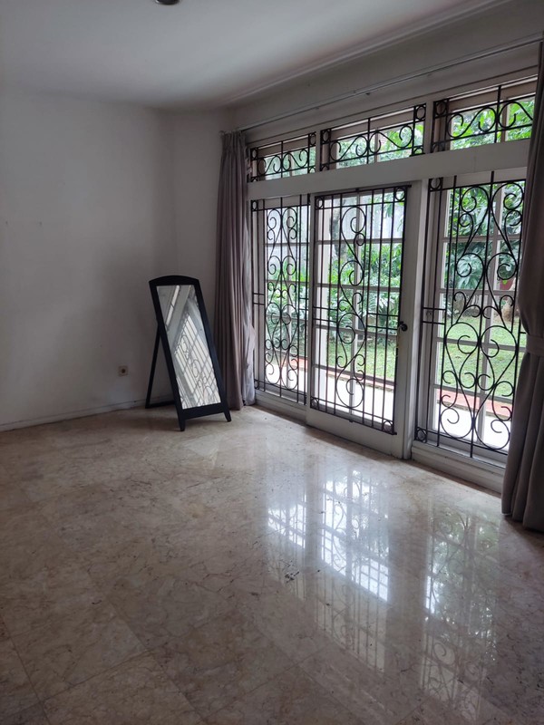 Classic House in Kemang For Rent