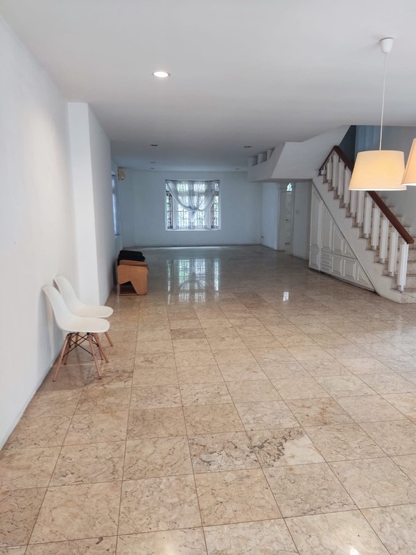 Classic House in Kemang For Rent