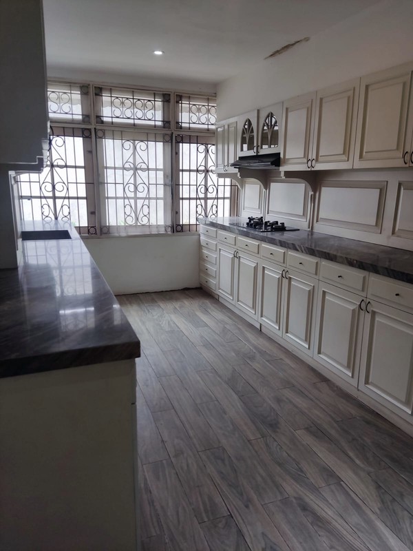 Classic House in Kemang For Rent