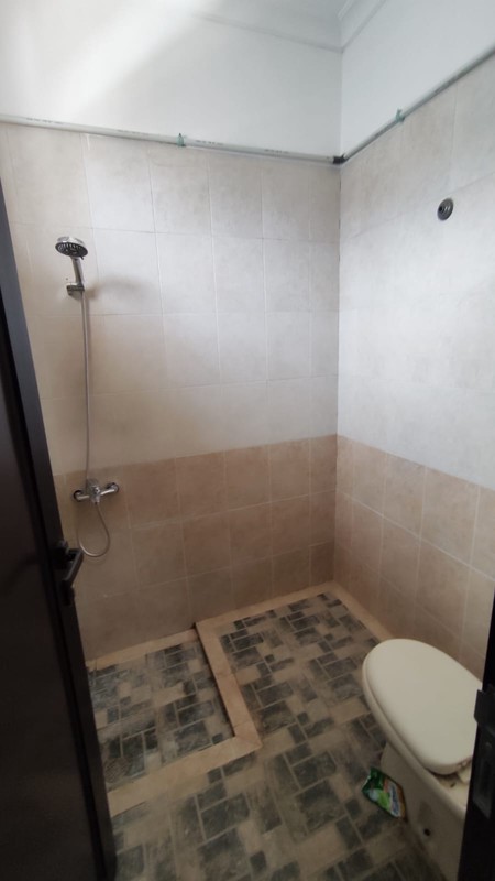 Rumah 2 Lantai, Bagus Siap Huni dekat ST. Pondok Ranji,.