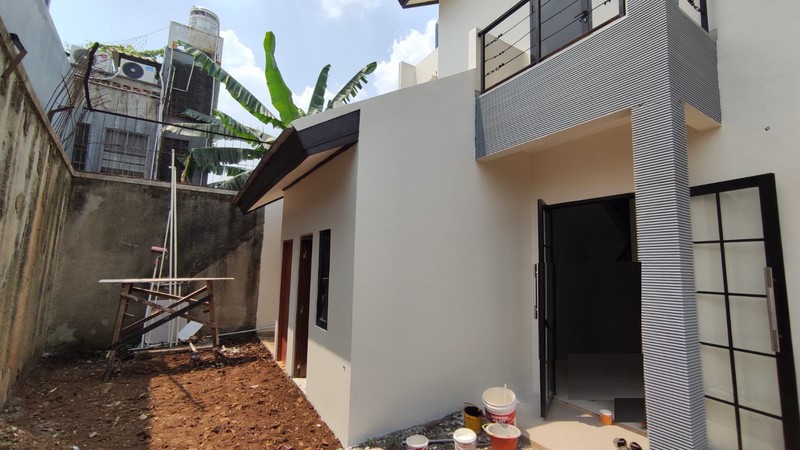 Rumah 2 Lantai, Bagus Siap Huni dekat ST. Pondok Ranji,.