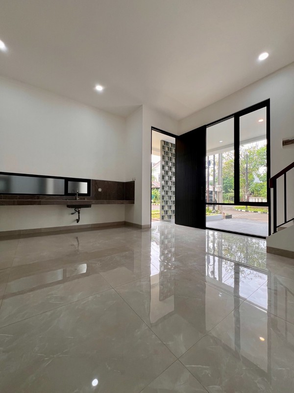 Rumah bagus,jalan lebar,dalam cluster di Bintaro Jaya 9.
