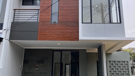 Rumah bagus,jalan lebar,dalam cluster di Bintaro Jaya 9.