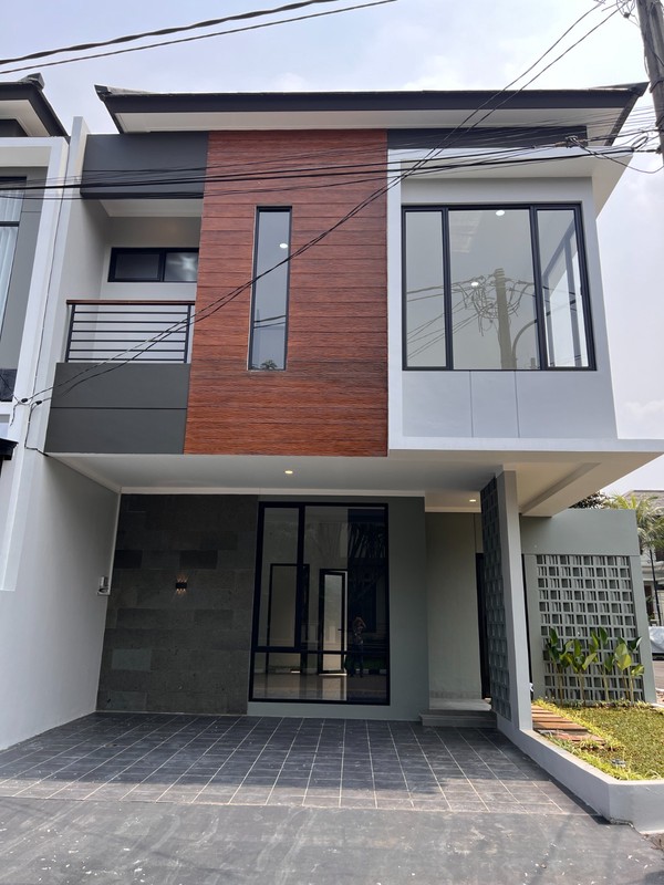 Rumah bagus,jalan lebar,dalam cluster di Bintaro Jaya 9.