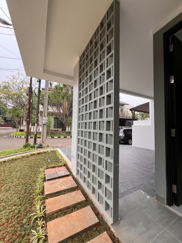 Rumah bagus,jalan lebar,dalam cluster di Bintaro Jaya 9.