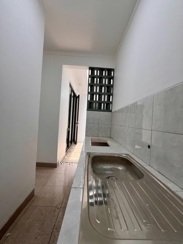Rumah bagus,jalan lebar,dalam cluster di Bintaro Jaya 9.