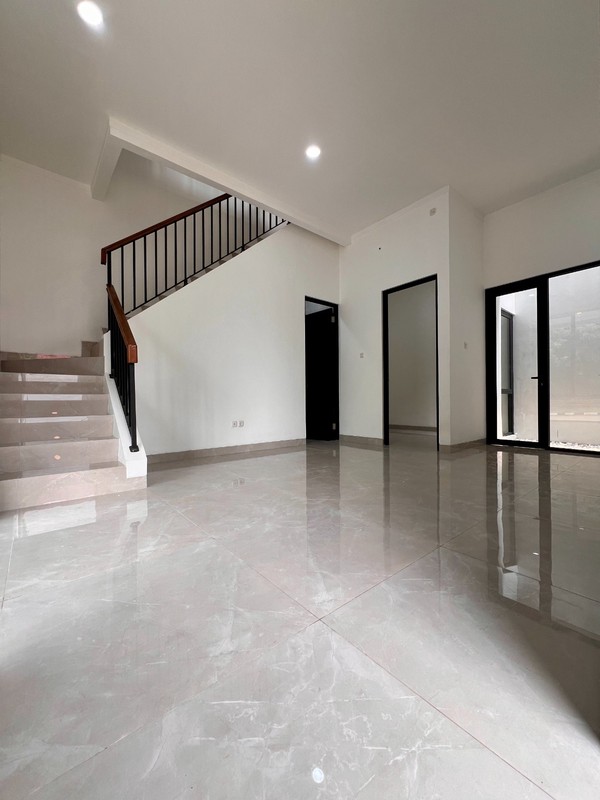 Rumah bagus,jalan lebar,dalam cluster di Bintaro Jaya 9.