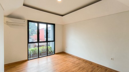 Rumah Bagus,ruangan luas di Graha Raya.