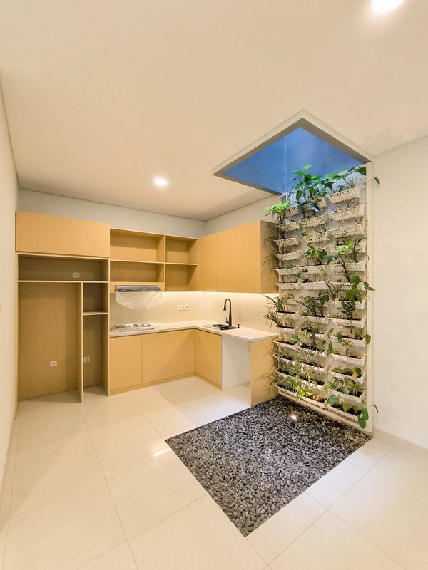 Rumah Bagus,ruangan luas di Graha Raya.