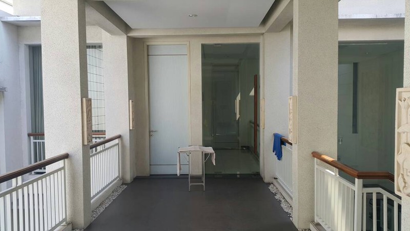 &#8206;&#8203;Dijual rumah luxury minimalis ada private pool ( Dharmahusada Indah)