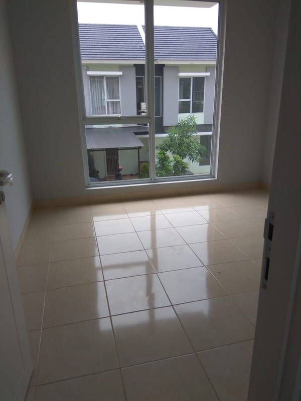 Rumah Siap Huni, Hunian Nyaman dan Strategis @Cluster The View, Serpong Jaya.