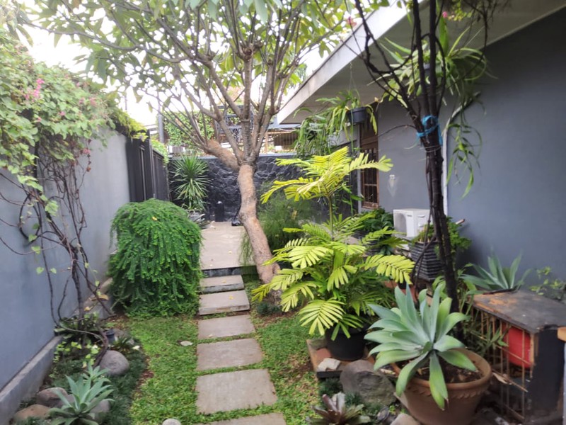 Rumah Lokasi Strategis Dalam Komplek di Pasar Minggu