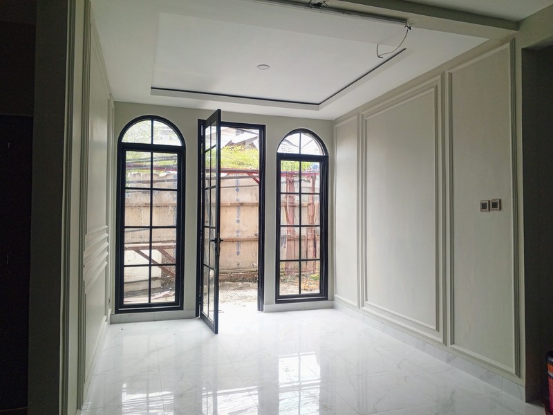 Rumah /Ruang Usaha siap Pakai di  Bintaro Jaya Sektor 5