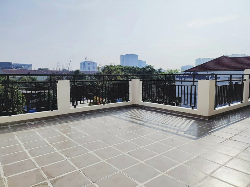 Rumah Mewah 2 Lantai Dengan Swimming Pool di Pancoran Jaksel