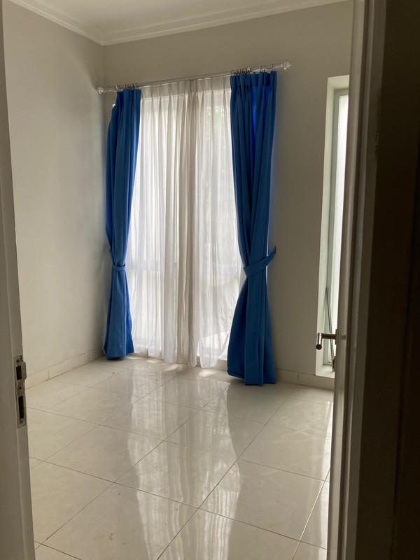 Disewakan Rumah 2 Lantai Siap Huni dan Hunian Nyaman @Graha Raya