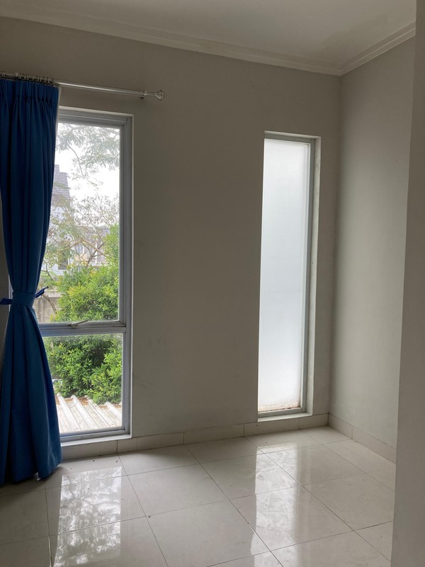Disewakan Rumah 2 Lantai Siap Huni dan Hunian Nyaman @Graha Raya